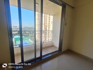 Room in 3 BHK Apartment at Lake Primrose, Powai – for Rent