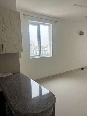 Room in 3 BHK Apartment at Emaar The Palm Drive-The Premier Terraces, Sector 66 – for Rent
