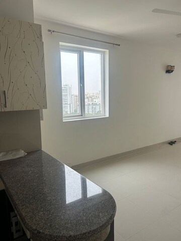 Room in 3 BHK Apartment at Emaar The Palm Drive-The Premier Terraces, Sector 66 – for Rent