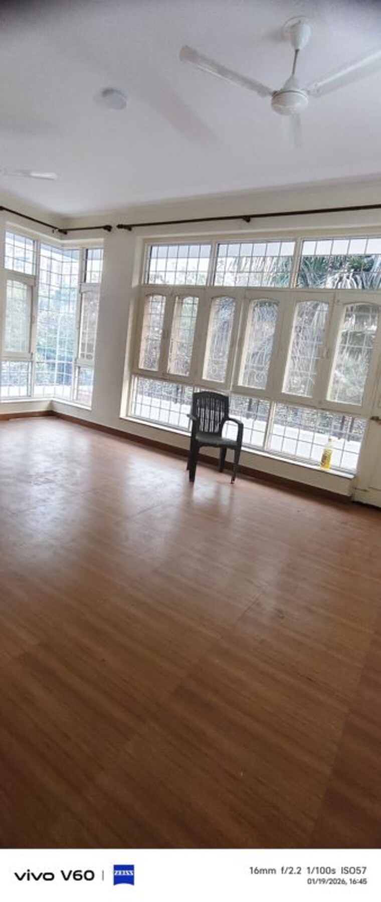 Room, sector 48 4 Bedroom 450 Sq.Mt. Independent House In Sector 48 Noida 9818122