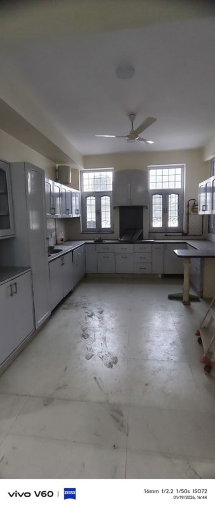 Kitchen, sector 48 4 Bedroom 450 Sq.Mt. Independent House In Sector 48 Noida 9818122