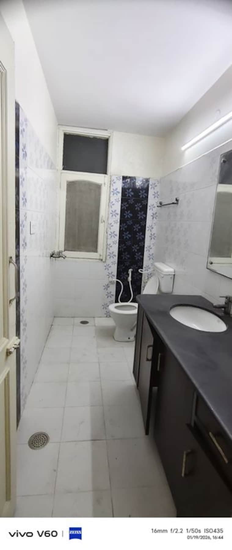Bathroom, sector 48 4 Bedroom 450 Sq.Mt. Independent House In Sector 48 Noida 9818122