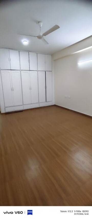 Room in 4 BHK Independent House at Sector 48 – for Rent