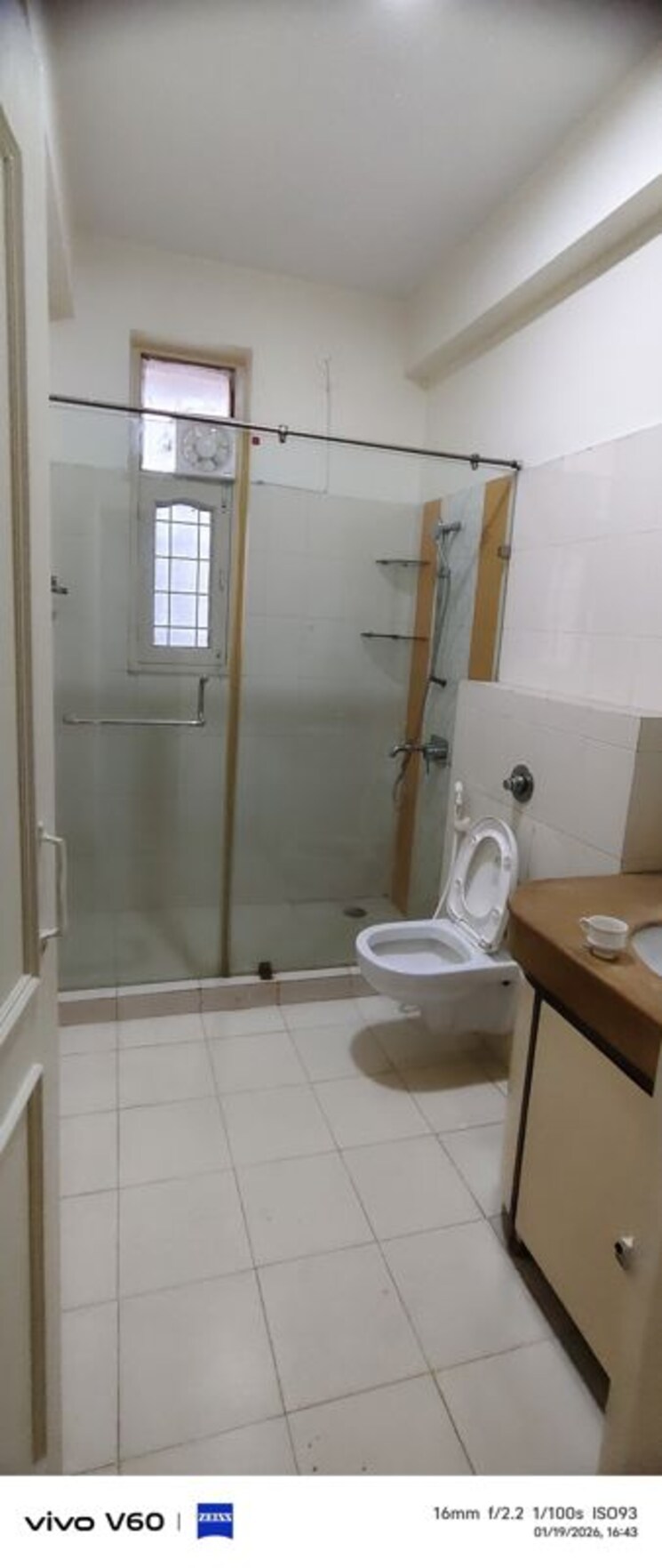 Bathroom, sector 48 4 Bedroom 450 Sq.Mt. Independent House In Sector 48 Noida 9818122