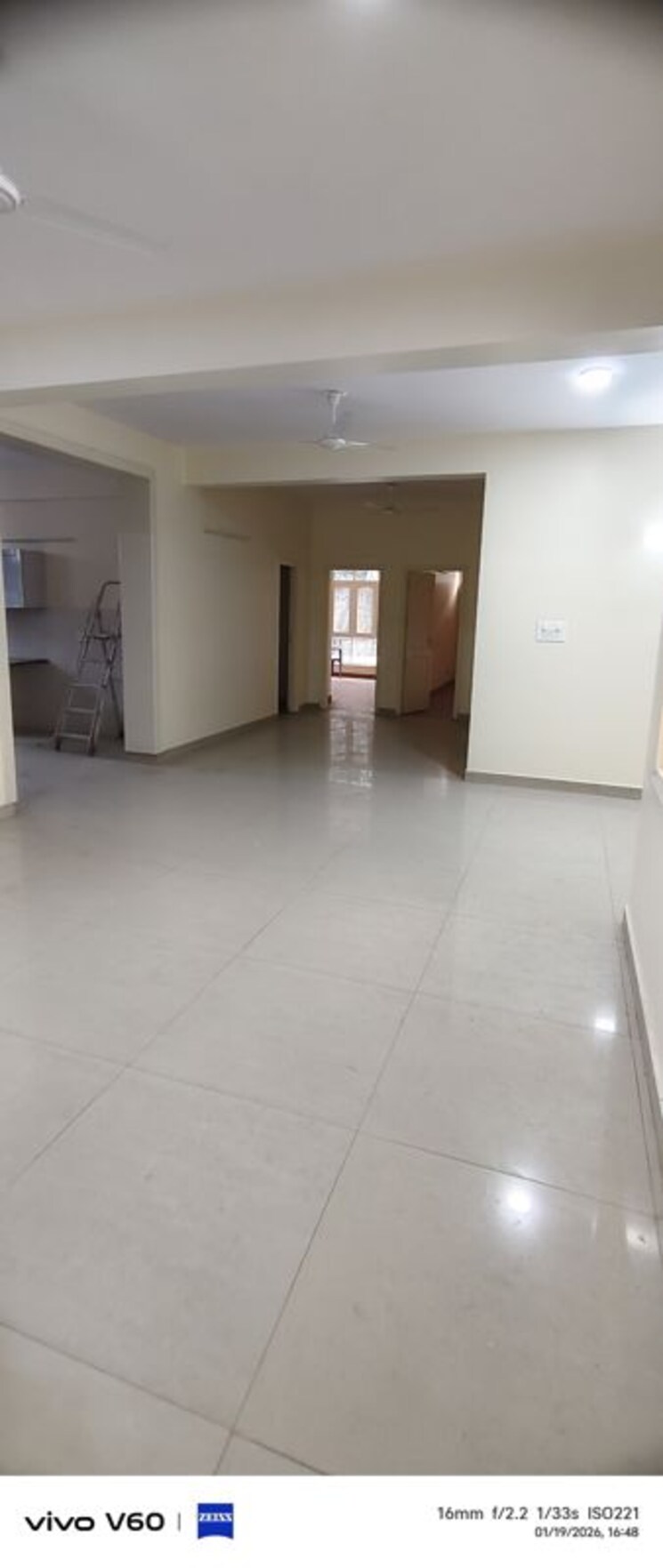 Room, sector 48 4 Bedroom 450 Sq.Mt. Independent House In Sector 48 Noida 9818122