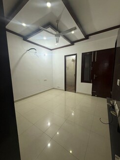 3 BHK + Pooja Room Apartment For Sale in Pir Machalla