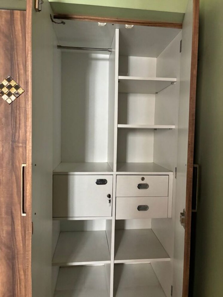 Bathroom, madhav-shreeji-palacia 1.5 Bedroom 750 Sq.Ft. Apartment In Waghbil Thane 9818159