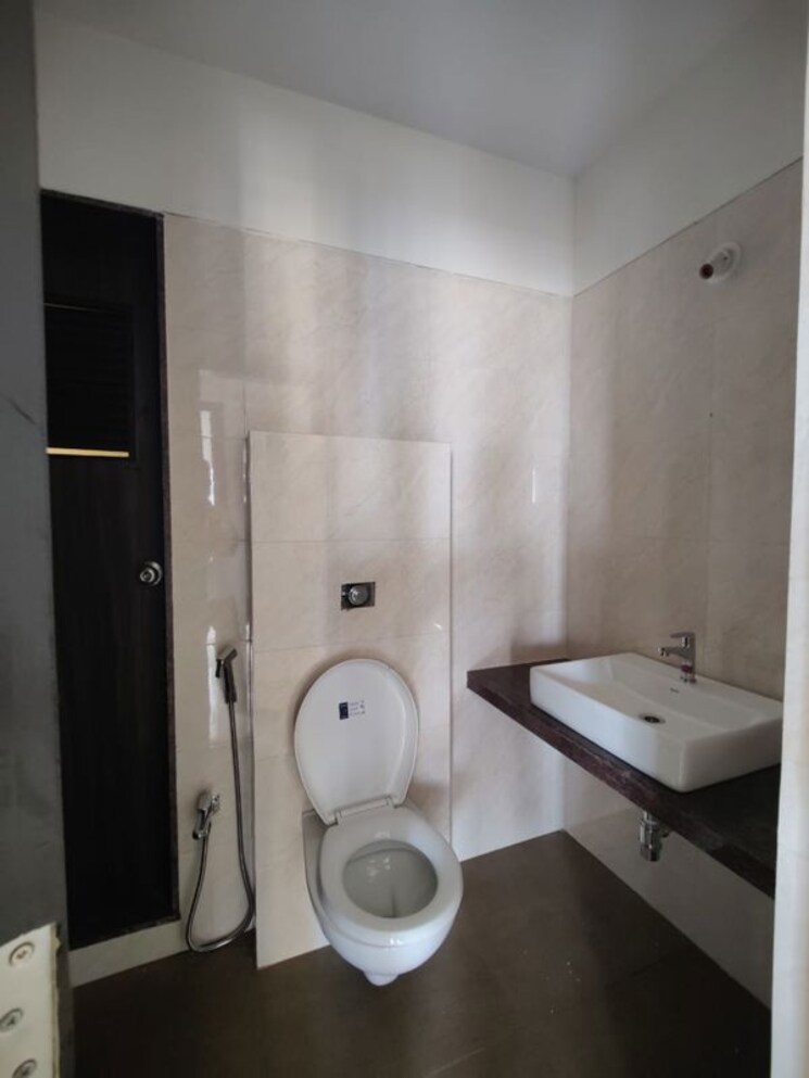 Bathroom, madhav-shreeji-palacia 1.5 Bedroom 750 Sq.Ft. Apartment In Waghbil Thane 9818159
