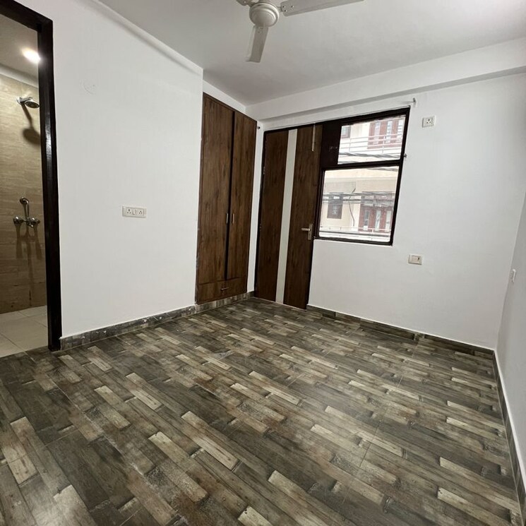 Room, vasant kunj 2 Bedroom 85 Sq.Yd. Builder Floor In Vasant Kunj Delhi 9818172