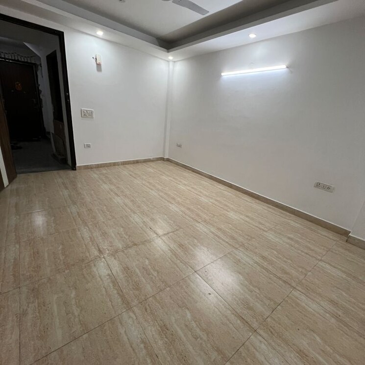 Room, vasant kunj 2 Bedroom 85 Sq.Yd. Builder Floor In Vasant Kunj Delhi 9818172