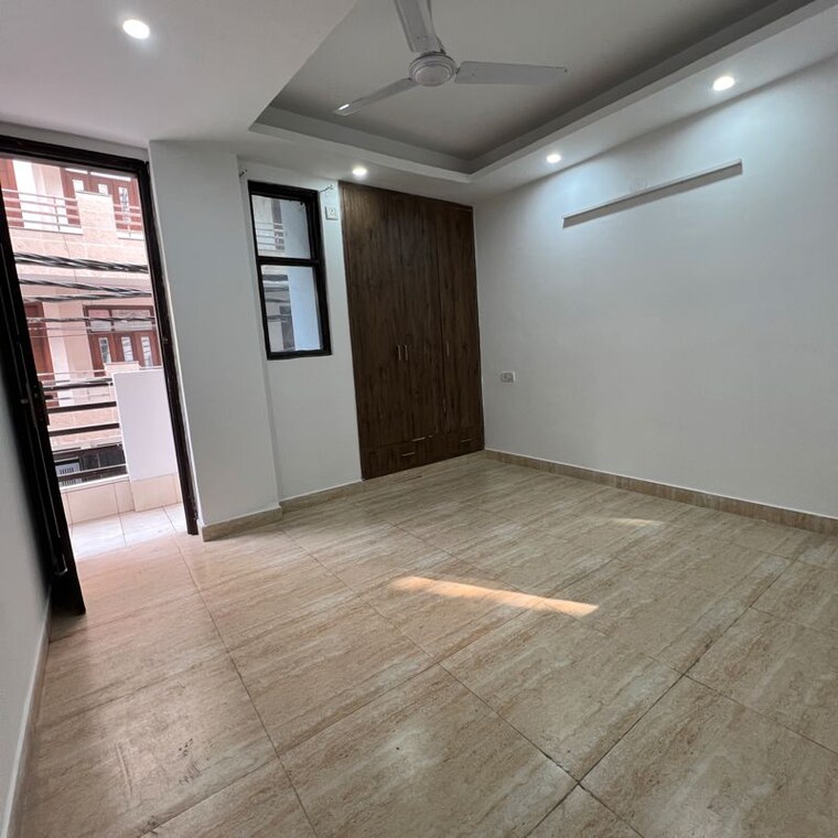 Room, vasant kunj 2 Bedroom 85 Sq.Yd. Builder Floor In Vasant Kunj Delhi 9818172