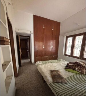 Bedroom in  Office Space at Niralanagar – for Rent