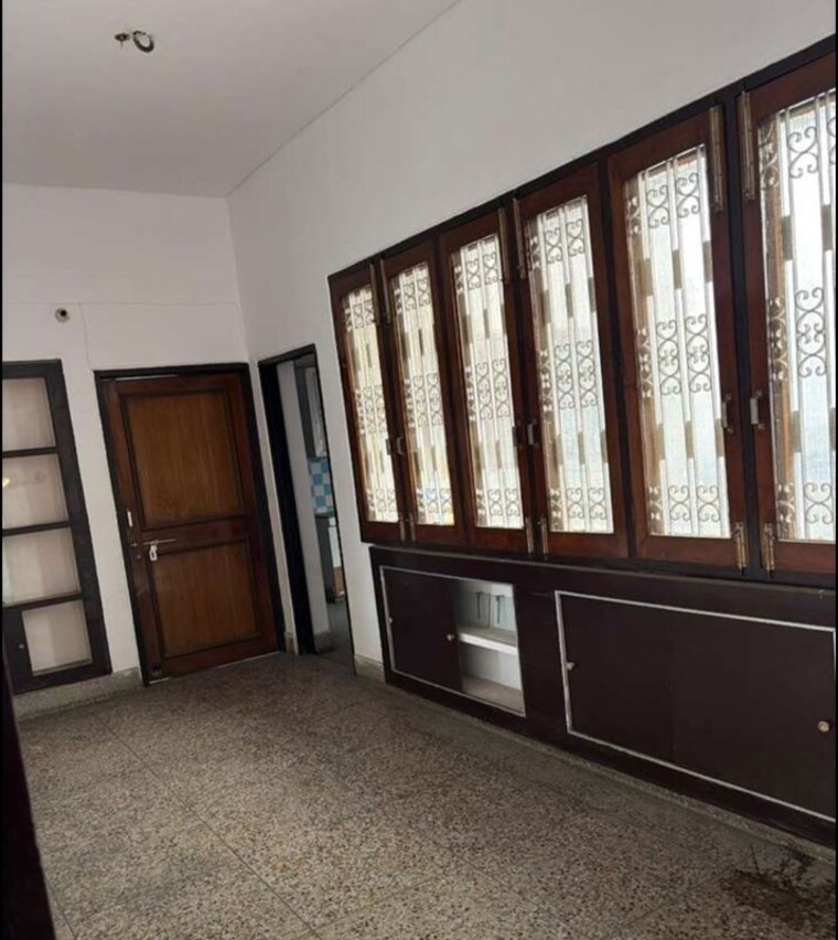 Bedroom, niralanagar Commercial Office Space 3000 Sq.Ft. In Niralanagar Lucknow 9818267