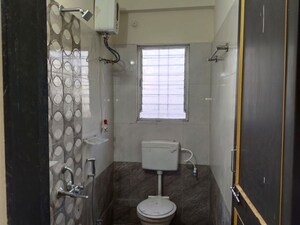 Bathroom in 1 BHK Builder Floor at Kharadi Gaon – for Rent