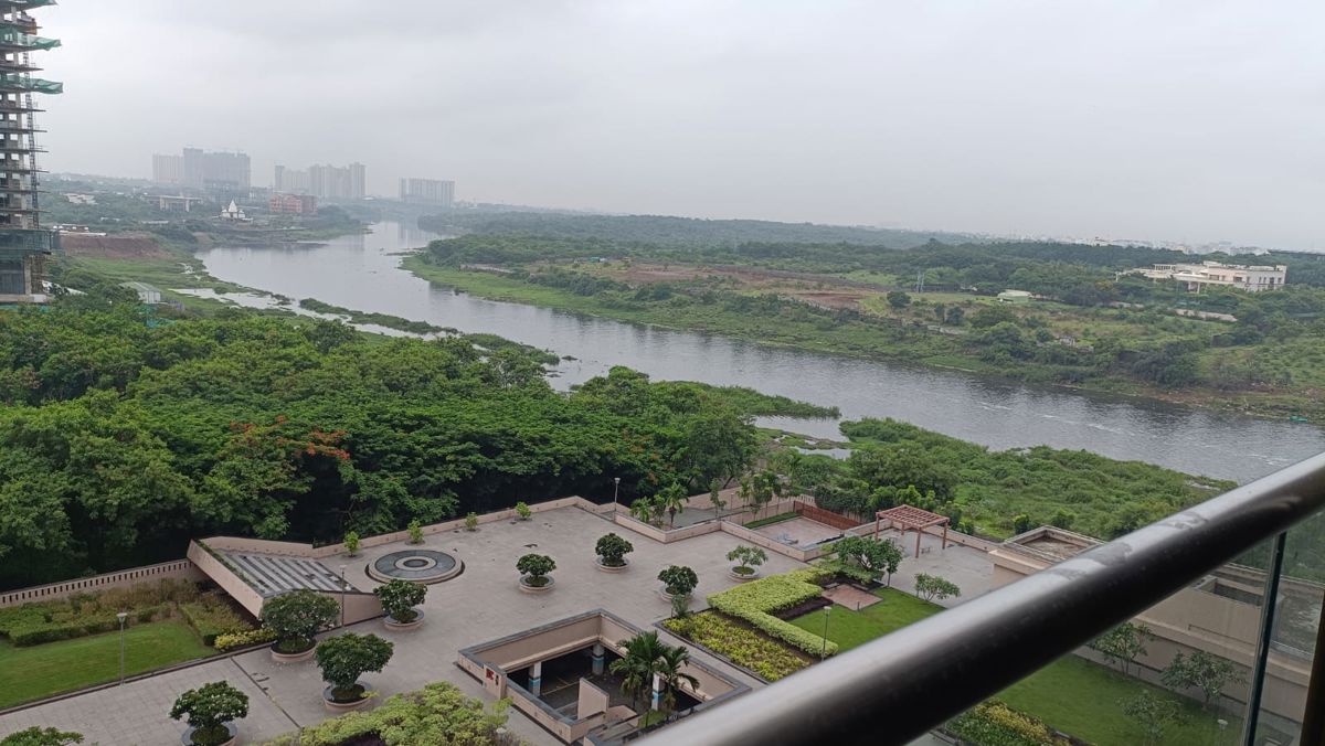 4 BHK + Servant Room,Extra Room 3600 Sq.Ft. Apartment in Panchshil Eon Waterfront I