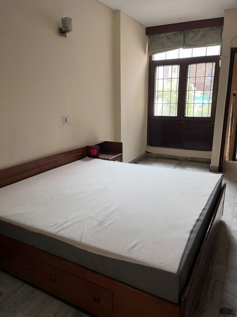 Bedroom, maharani bagh 4 Bedroom 506 Sq.Yd. Independent House In Maharani Bagh Delhi 9818303