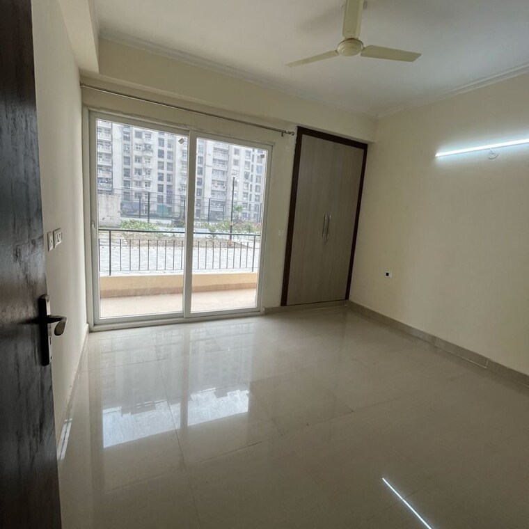 Room, amrapali-crystal-homes 4 Bedroom 2175 Sq.Ft. Apartment In Sector 76 Noida 9818313