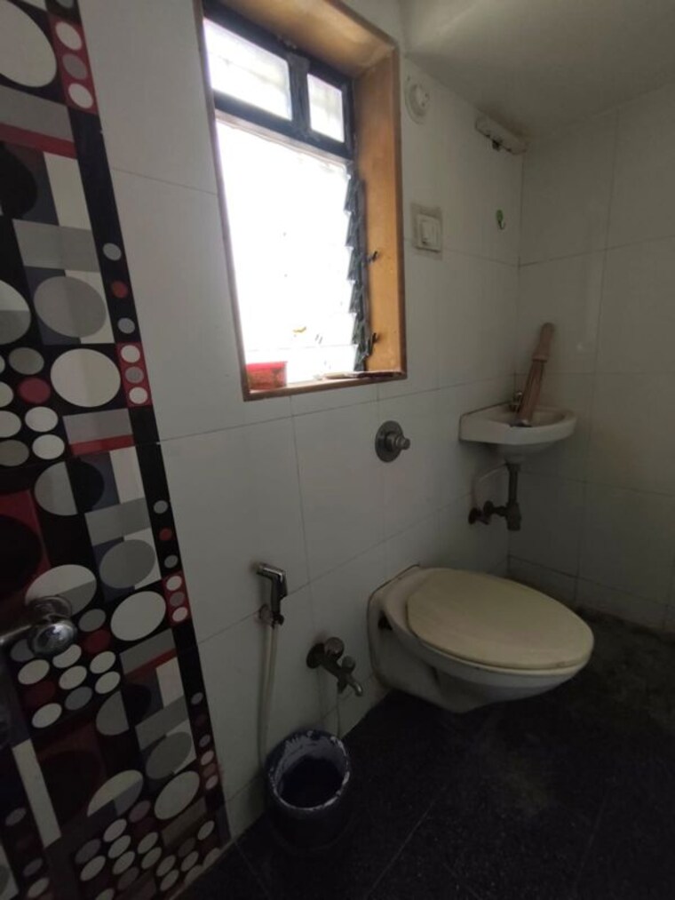 Bathroom, puranik-hometown 2 Bedroom 700 Sq.Ft. Apartment In Ghodbunder Road Thane 9818342