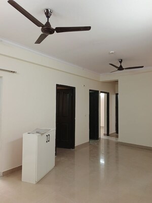 Room in 2 BHK Apartment at Himalaya Pride, Tech Zone 4 Greater Noida – for Rent