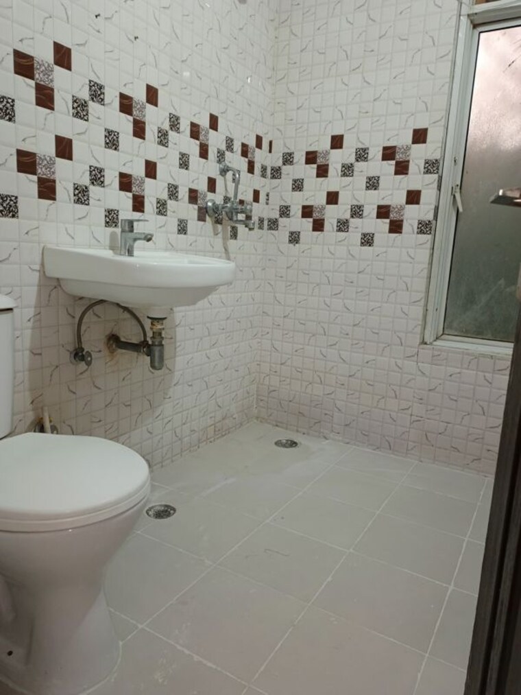 Bathroom, himalaya-pride 2 Bedroom 1127 Sq.Ft. Apartment In Tech Zone 4 Greater Noida Greater Noida 9818348
