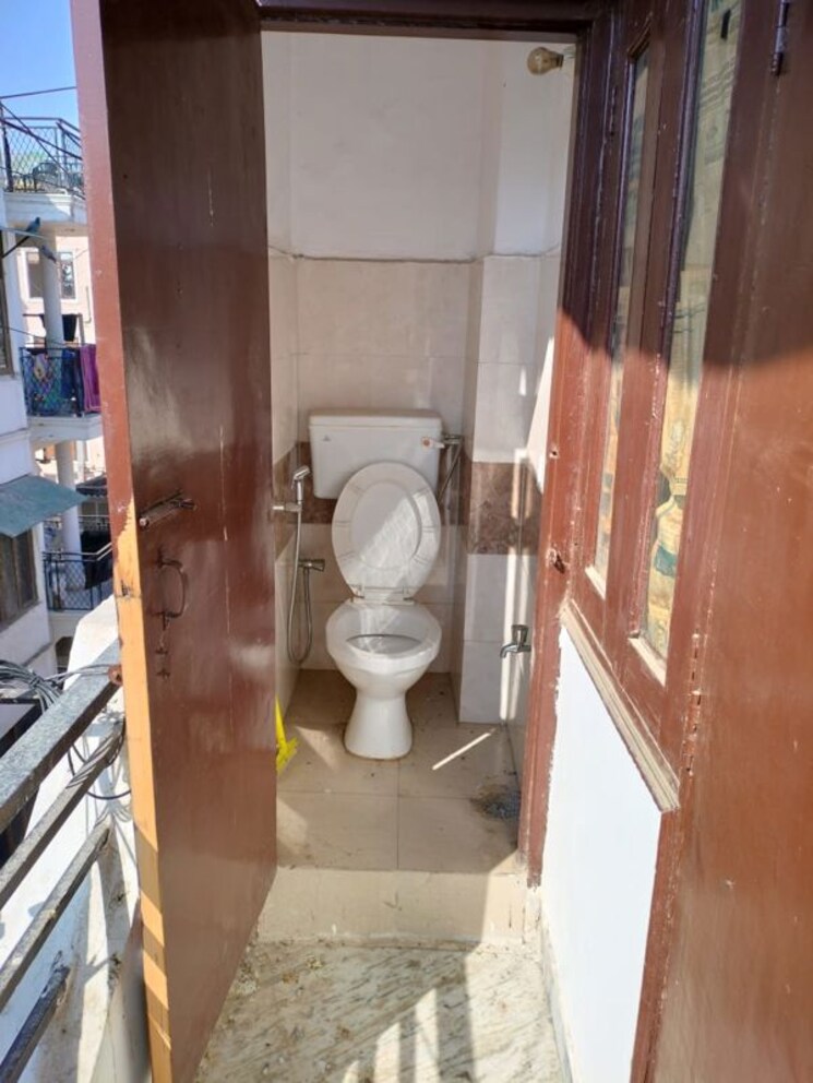 Bathroom, saket 2 Bedroom 560 Sq.Ft. Apartment In Saket Delhi 9818349