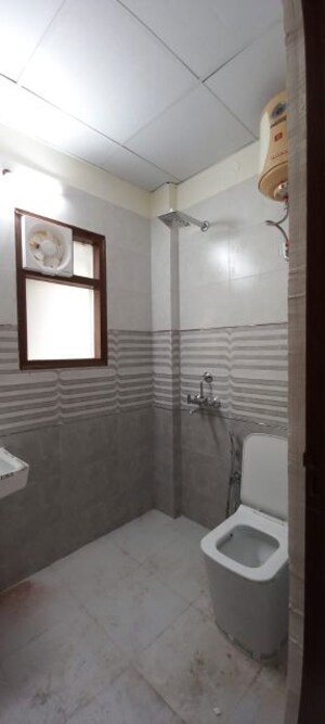 Room in 1 BHK Builder Floor at Minarch Tower, Sector 44 – for Rent