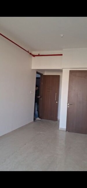 Room in 3 BHK Apartment at Kalpataru Radiance, Goregaon West – for Sale