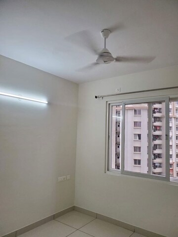 Room in 2 BHK Apartment at Prestige Lakeside Habitat, Varthur – for Sale