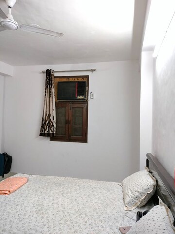 Room in 3.5 BHK Independent House at Maharani Bagh – for Sale