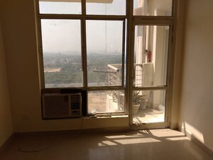 Room in Studio Apartment at Supertech Czar Suites, Omicron I Greater Noida – for Sale