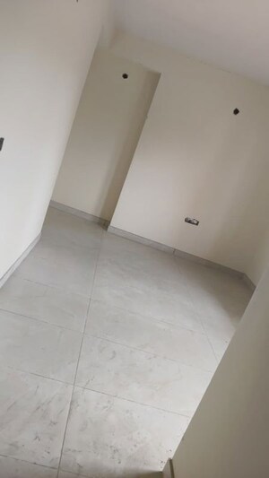 Room in 2 BHK Apartment at Baiyappanahalli – for Rent