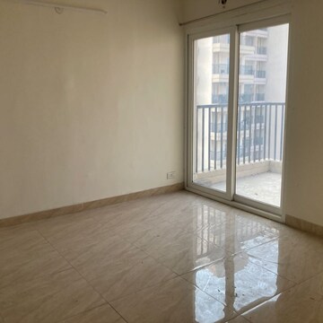 Room in 2 BHK Apartment at Gaur Yamuna City 16th Park View, Sector 19 Yamuna Expressway – for Rent
