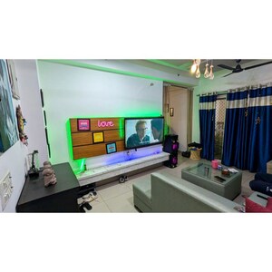 Team Area in 3 BHK Apartment at VVIP Homes, Gaur City 2 – for Rent