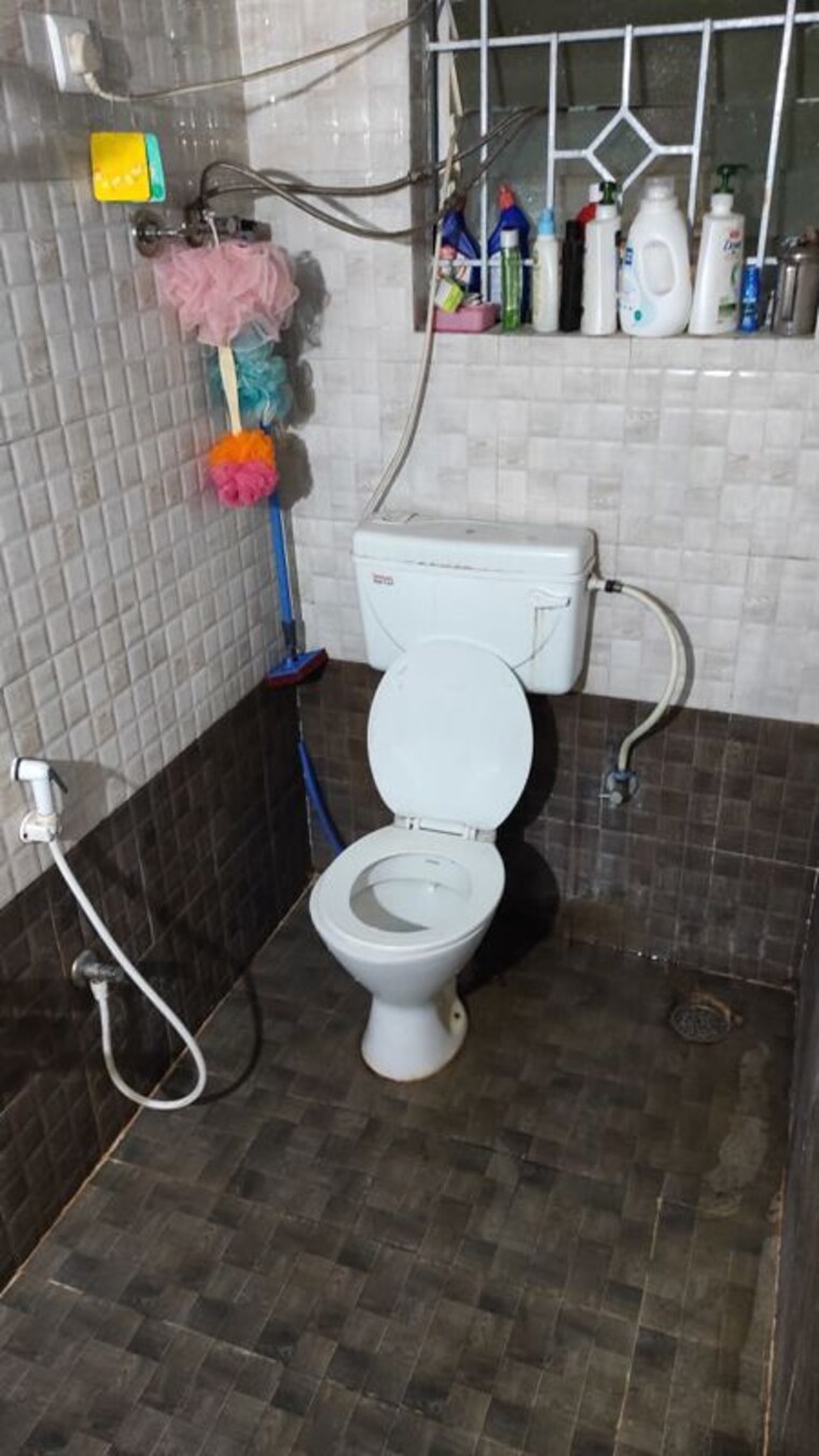 Bathroom, siri-ram-paradise 2 Bedroom 1005 Sq.Ft. Apartment In Banashankari Bangalore 9818453