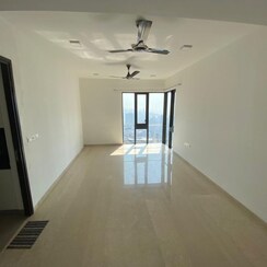 3 BHK + Servant Room Apartment For Rent in Lodha The Park
