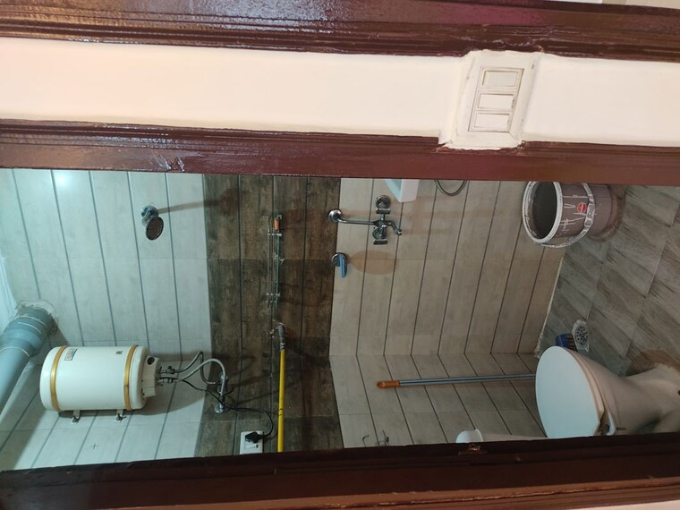 Bathroom, khirki extension 1 Bedroom 50 Sq.Yd. Builder Floor In Khirki Extension Delhi 9818576