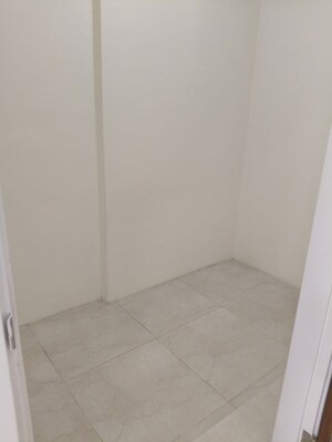 Room in 3.5 BHK Apartment at LnT Crescent Bay T5, Parel – for Rent