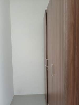 Room in 3.5 BHK Apartment at LnT Crescent Bay T5, Parel – for Rent