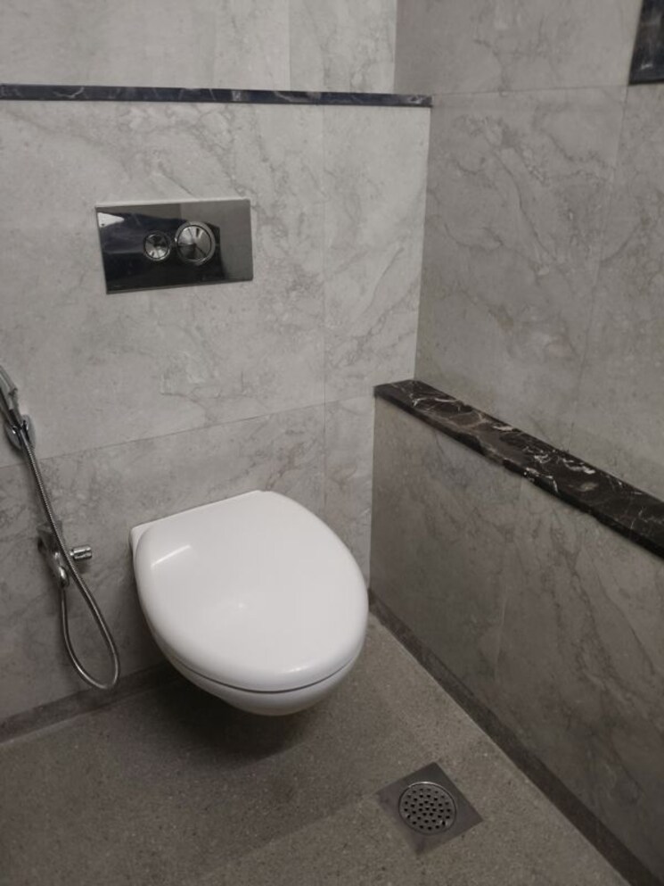 Bathroom, lnt-crescent-bay-t5 3.5 Bedroom 1850 Sq.Ft. Apartment In Parel Mumbai 9818579