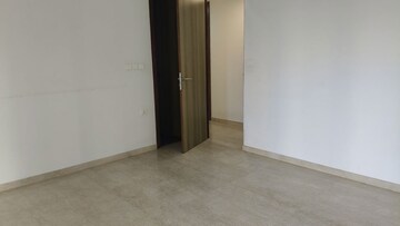 Room in 2 BHK Apartment at Lodha Parkside, Worli – for Rent