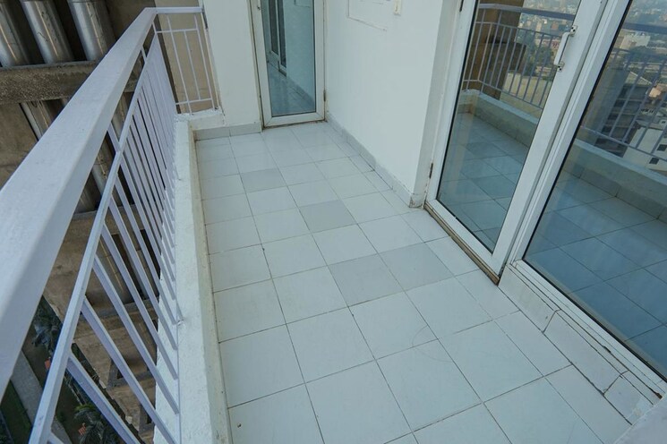 Balcony, nirala-greenshire-phase-i 2.5 Bedroom 1060 Sq.Ft. Apartment In Patwari Greater Noida 9818502