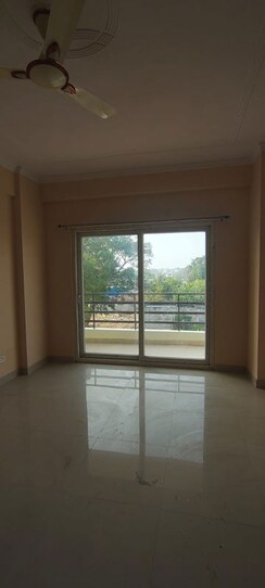 3 BHK + Servant Room Builder Floor For Rent in UPAVP Vrindavan Yojana