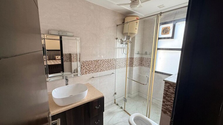 Bathroom, manpada 3 Bedroom 1120 Sq.Ft. Apartment In Manpada Thane 9818661