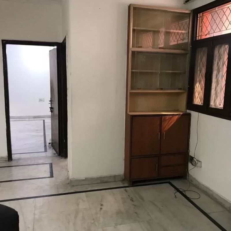 5 BHK 2416 Sq.Ft. Apartment in Royal Towers Noida