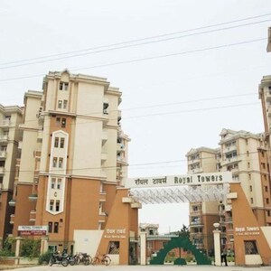 5 BHK Apartment – Exterior View View at Royal Towers Noida, Sector 61 - for Sale