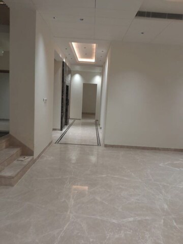 5 BHK Villa For Sale in Vasant Vihar