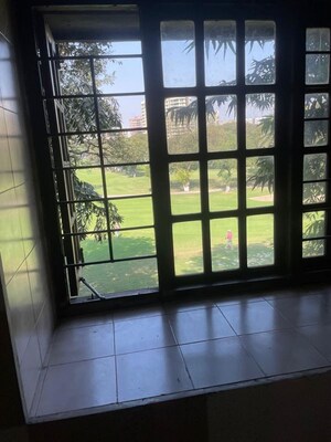 Room in 2 BHK Apartment at Cubic Mall, Chembur – for Rent