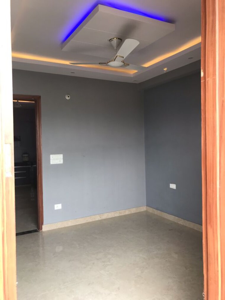 Room, sector 8 dwarka 2 Bedroom 643 Sq.Ft. Builder Floor In Sector 8 Dwarka Delhi 9818831