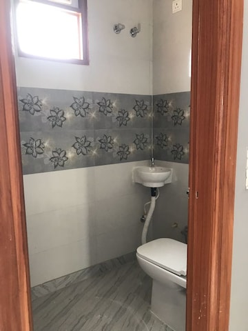 Bathroom in 2 BHK Builder Floor at Sector 8 Dwarka – for Rent