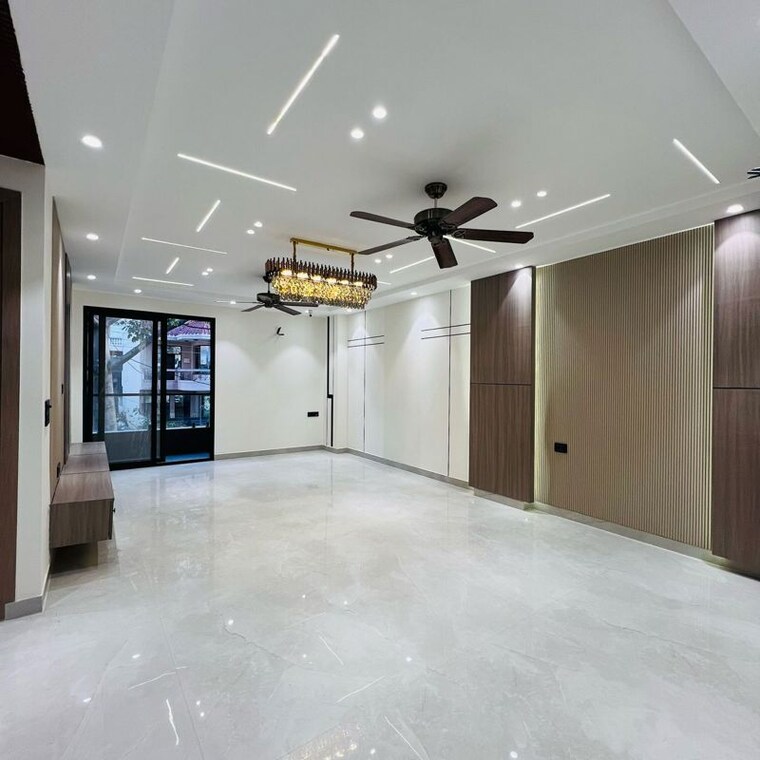 Room, south city 2 4 Bedroom 450 Sq.Ft. Builder Floor In South City 2 Gurgaon 9818873